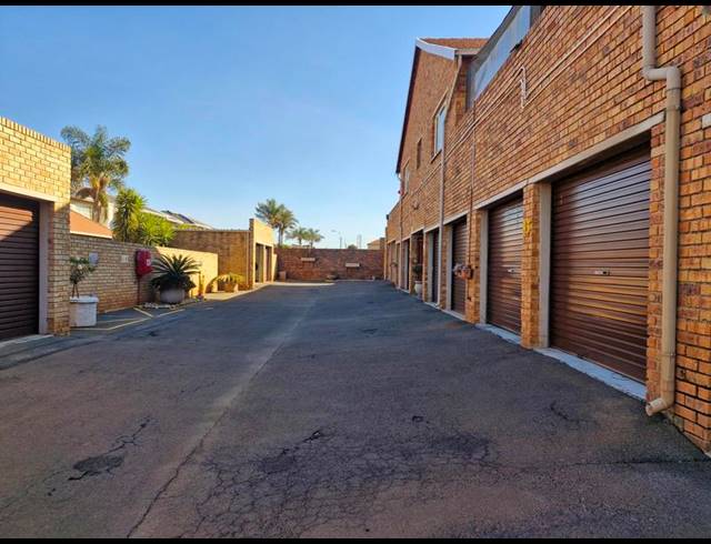 3 BEDROOM TOWNHOUSE FOR SALE IN TERENURE